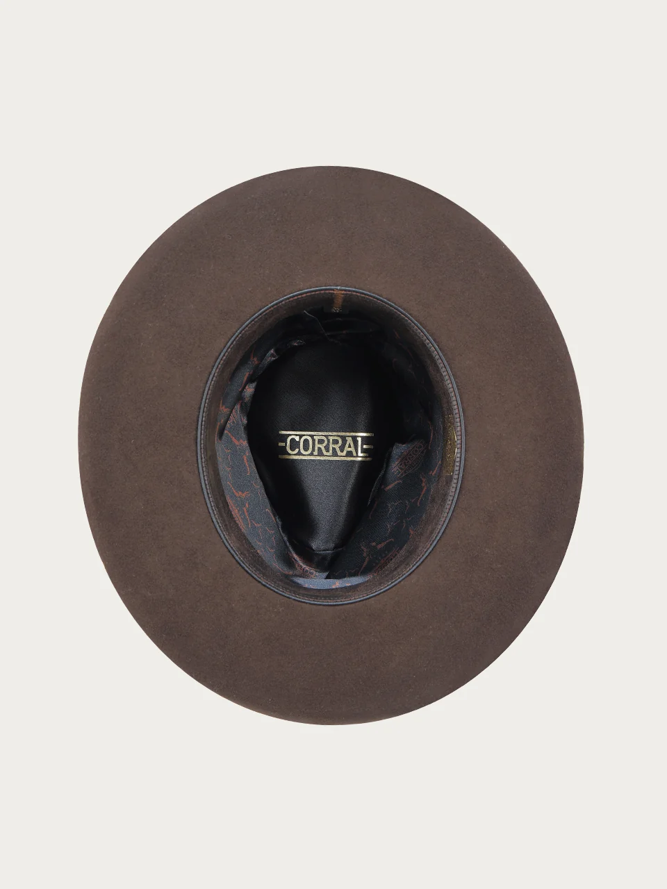 H0012 - BROWN COWGIRL HAT WITH FABRIC AND LEATHER HATBAND AND DUO COLORED FEATHER. - Image 4