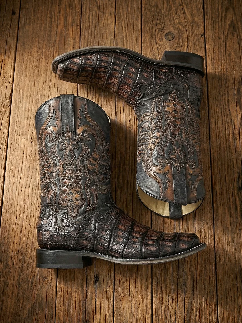 A4774 - MEN'S CAIMAN EMBROIDERY AND OVERLAY CHOCOLATE WIDE SQUARE TOE COWBOY BOOT - Image 2