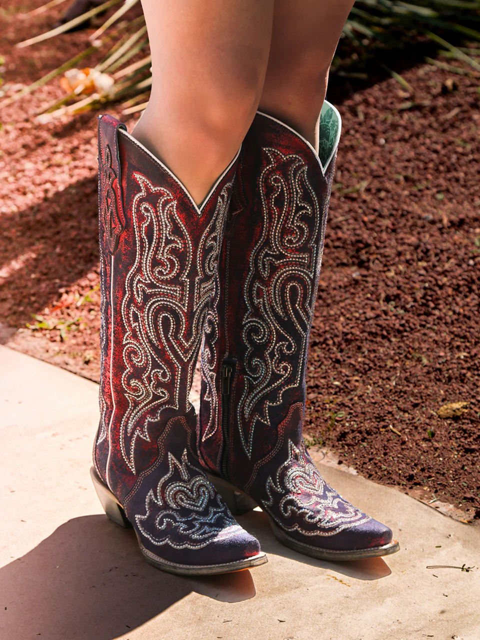 A4772 - WOMEN'S BLUE AND WHITE CHAMELEON EFFECT EMBROIDERY AND CRYSTALS RED TALL TOP SNIP TOE COWBOY BOOT - Image 2