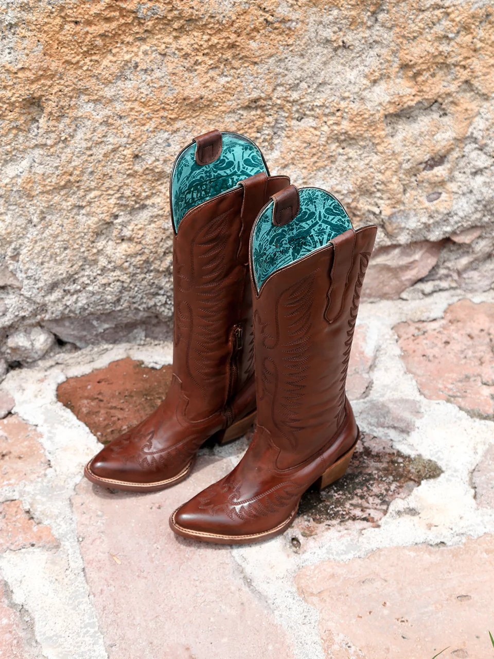 E1570 - WOMEN'S EMBROIDERY COGNAC J TOE COWBOY BOOT - Image 2