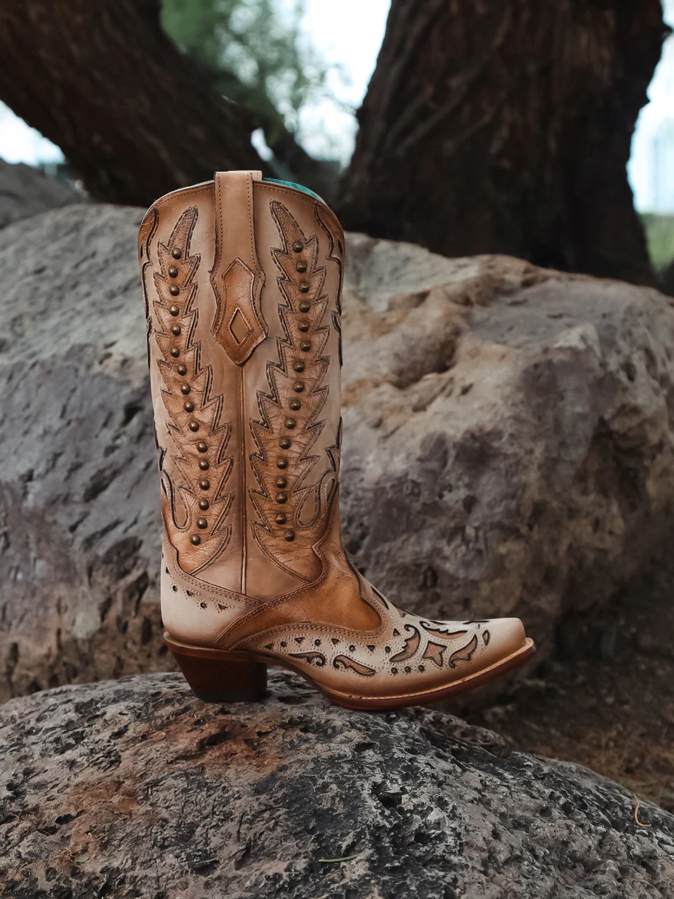 A4740 - WOMEN'S EMBROIDERY OVERLAY AND STUDS WING TIP SAND SNIP TOE COWBOY BOOT - Image 8