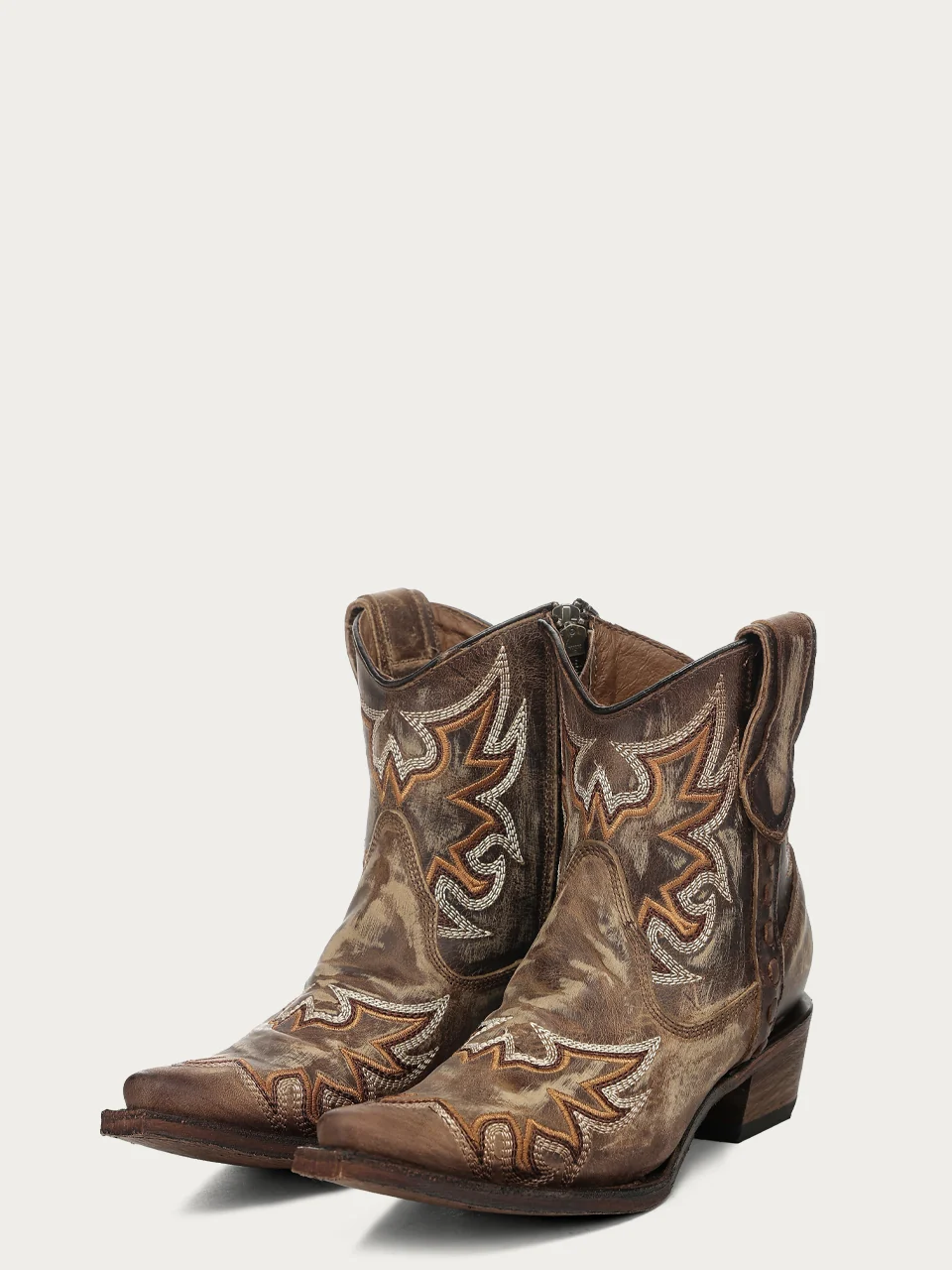 L8120 - WOMEN'S EMBROIDERY SAND ANKLE SNIP TOE CIRCLE G COWBOY BOOT