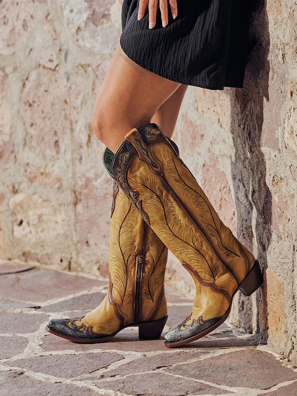 A4765 - WOMEN'S FEATHER EMBROIDERY WITH CRACKLED OVERLAY AND STUDS YELLOW SNIP TOE COWBOY BOOT - Image 2