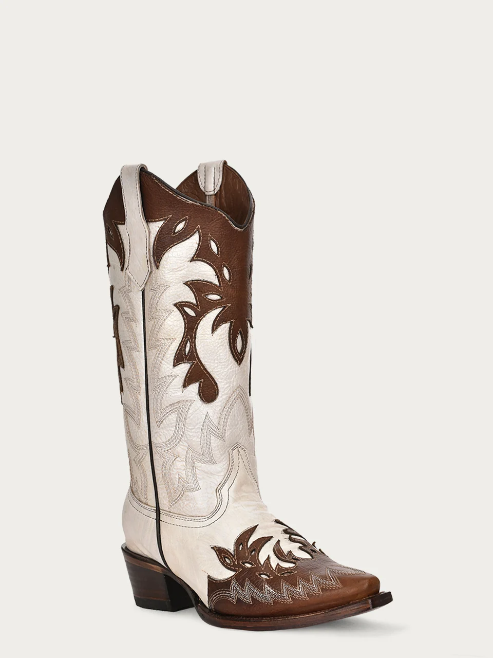 L6032 - WOMEN'S PEARL AND COGNAC OVERLAY AND EMBROIDERY SNIP TOE CIRCLE G COWBOY BOOT
