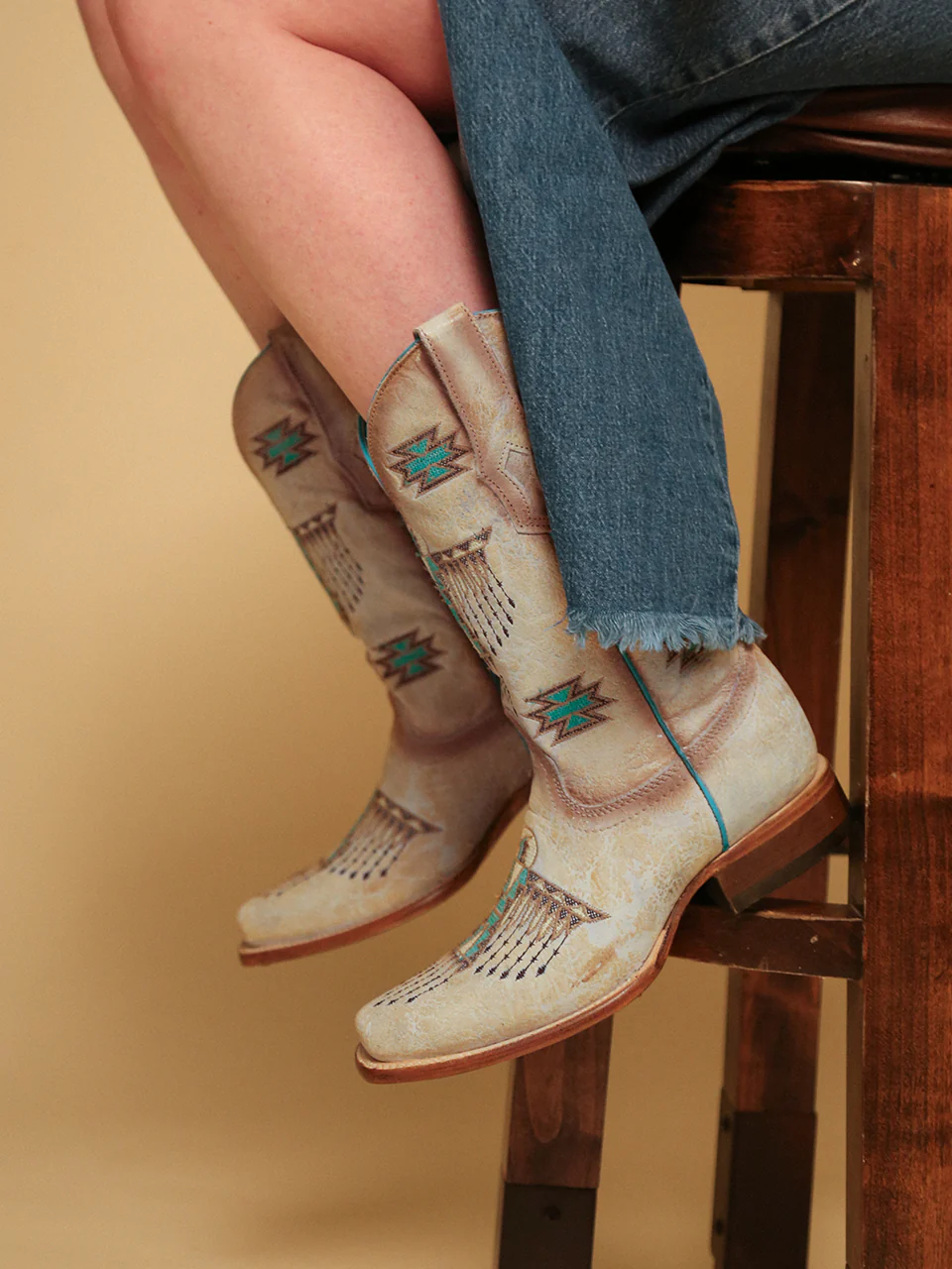 Z5219 - WOMEN'S WOVEN EAGLE EMBROIDERY SQUARE TOE COWBOY BOOT - Image 2