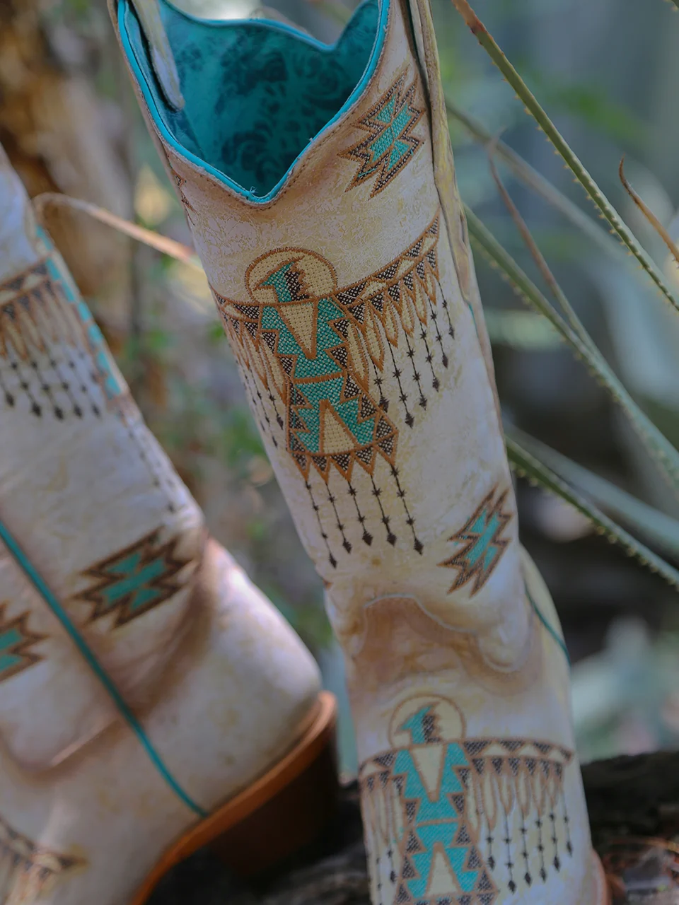 Z5410 - WOMEN'S WOVEN EAGLE TURQUOISE EMBROIDERY SNIP TOE COWBOY BOOT - Image 6